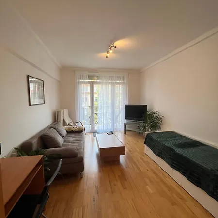 2br Near Nivy & Center דירה *