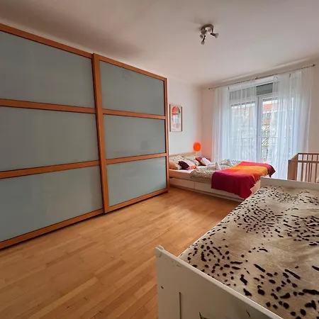 2br Near Nivy & Center