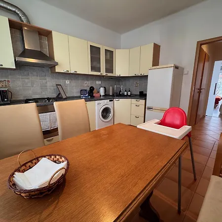 2br Near Nivy & Center * براتسيلافا